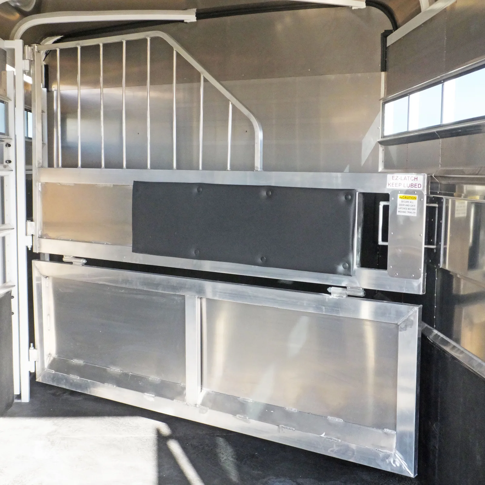 Optional Stud Divider.